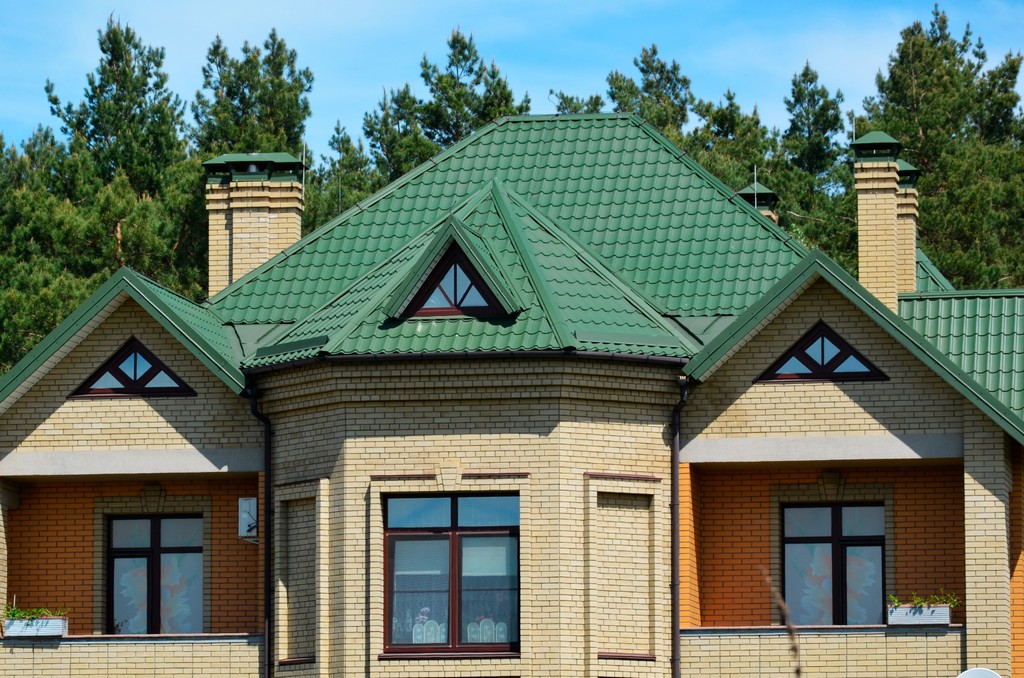 Ремонт кровли из металлочерепицы и профнастила